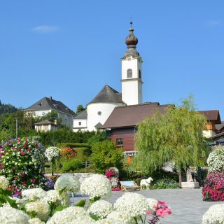 Schlossplatz Haus Mit Kirche 001 © Marktgemeinde Haus 2018